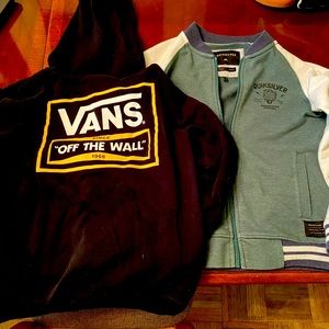 Bundle of 2 boys sweatshirt size S ( 8 years)